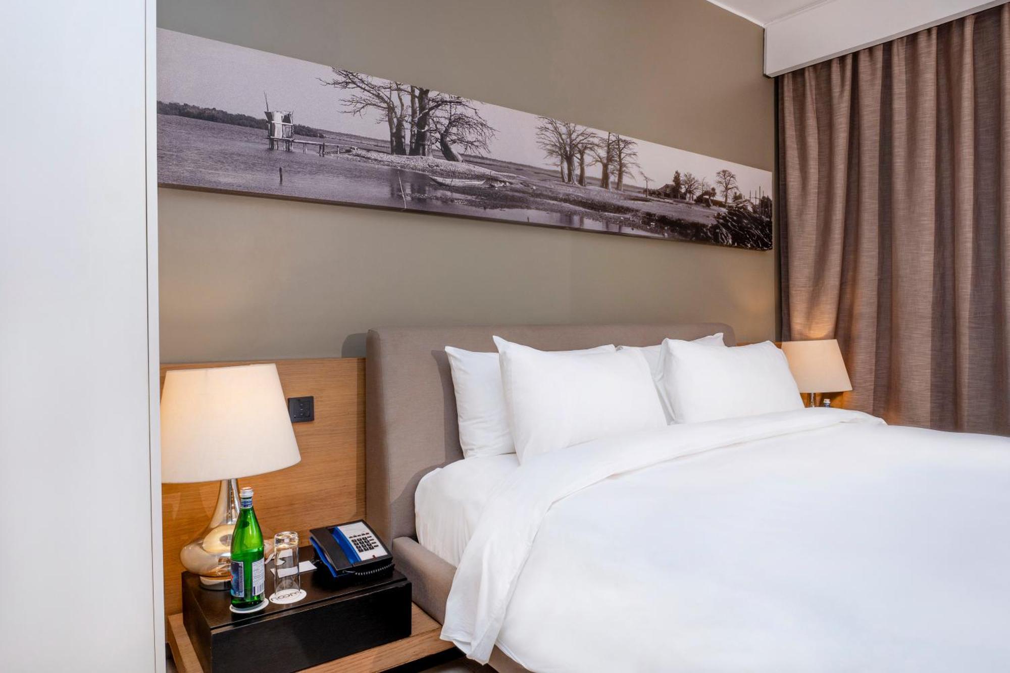 فندق راديسون بلو، داكار سي بلازا داكاغْ المظهر الخارجي الصورة A bedroom at the hotel