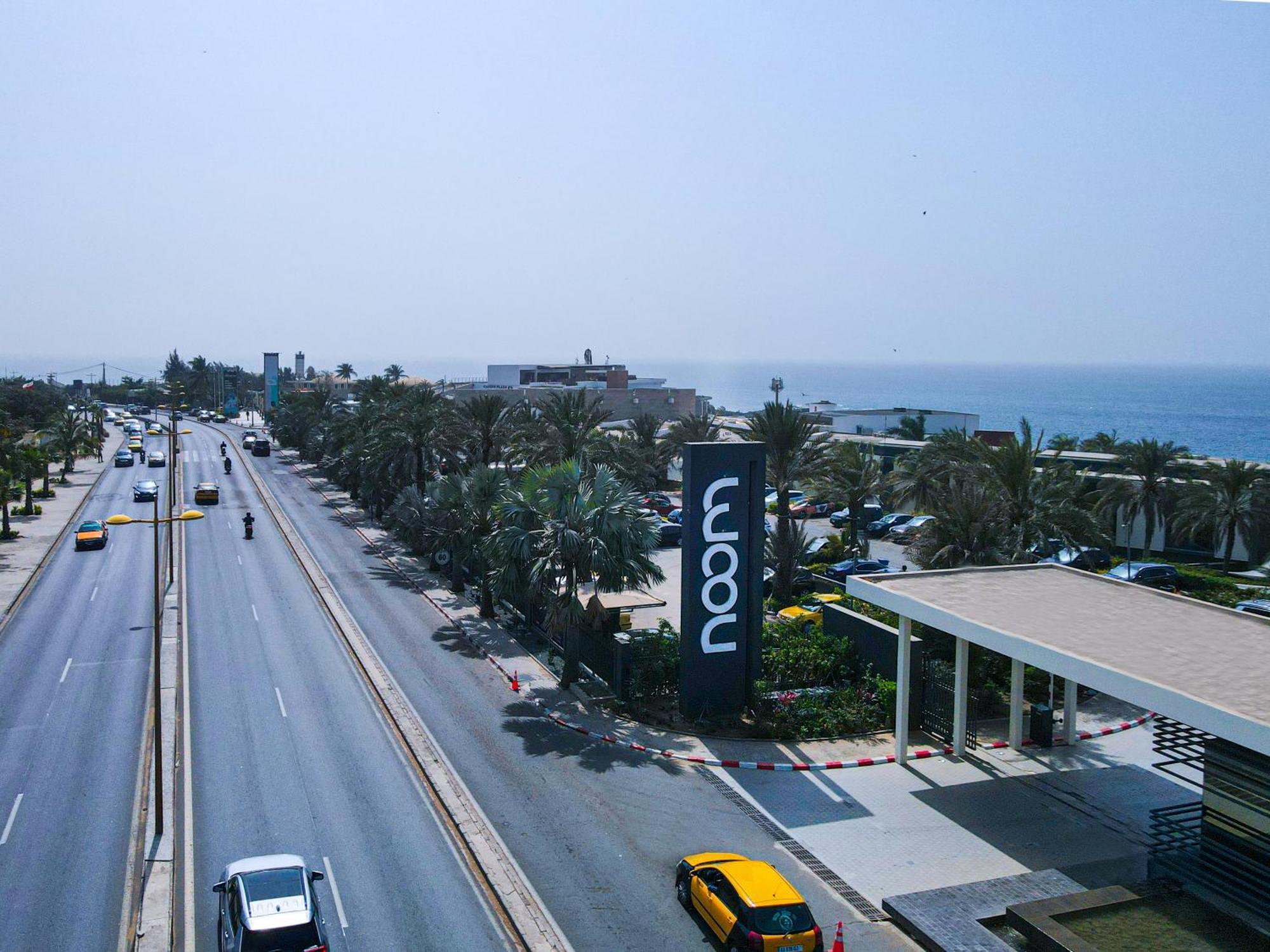 فندق راديسون بلو، داكار سي بلازا داكاغْ المظهر الخارجي الصورة The main entrance of the airport